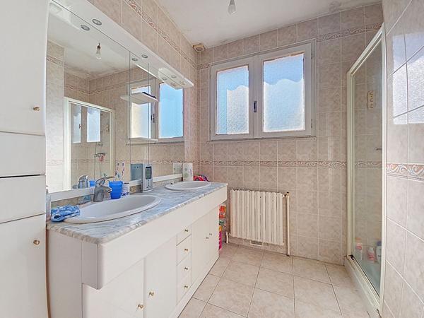 Maison familiale avec grand terrain arbore et fort potentiel a Castanet-Tolosan