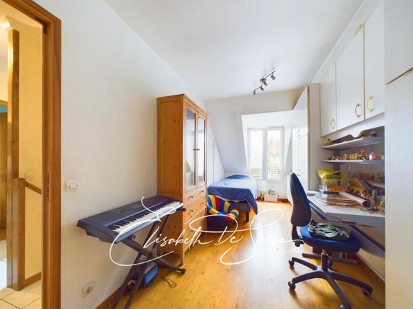 AGREABLE MAISON AVEC BEAUX VOLUMES