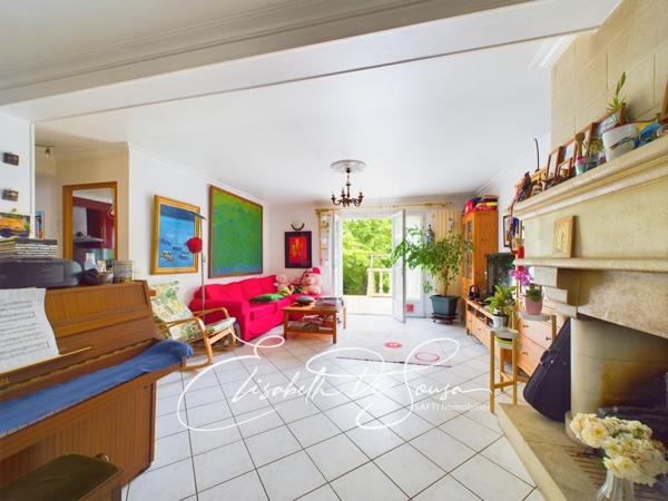 AGREABLE MAISON AVEC BEAUX VOLUMES