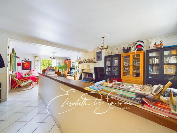 AGREABLE MAISON AVEC BEAUX VOLUMES