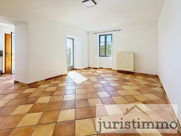 Appartement T2 dans immeuble de caractère à Pont-St-Esprit