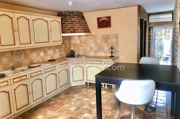 Maison de village 3 chambres avec cour, garage et combles aménageables située à Francheval (08), proche de la Belgique