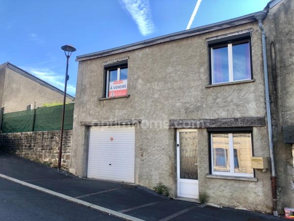 Maison de village 3 chambres avec cour, garage et combles aménageables située à Francheval (08), proche de la Belgique