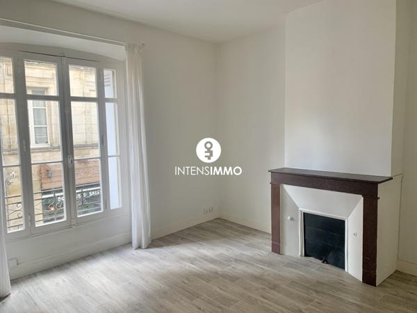 Appartement 2 pièces - 34m² - Bordeaux - Saint Pierre 866 € f t