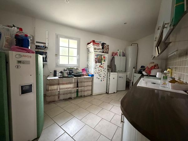 79400 AZAY LE BRULE Magnifique propriété en pierre - 250 m2 et cadre privilégié