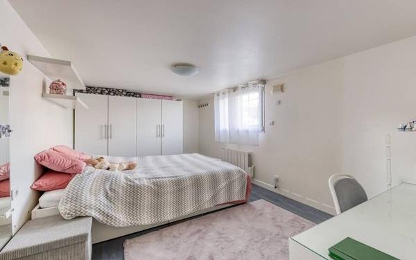 Maison à vendre    4 pièces •  Paris 13