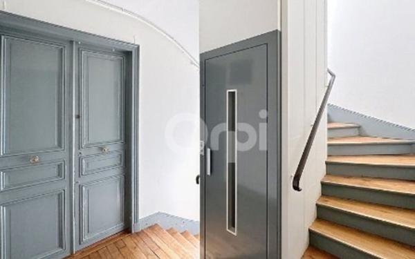 Appartement à vendre    3 pièces • 60,41 m2 Paris 15