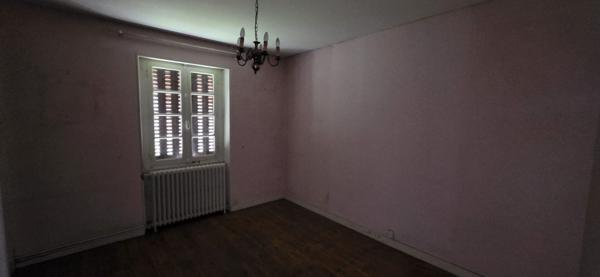 Maison 129.13m², 4 chambres à Ruffec (16)