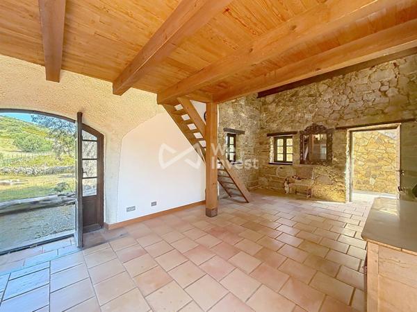 Propriété du XVIIIème siècle sur 1 hectare de terrain