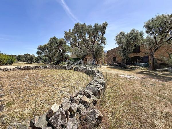 Propriété du XVIIIème siècle sur 1 hectare de terrain