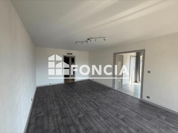 Location Appartement 3 pièces 74.3 m² - PLACE ALBERT SERRAZ Montmelian 73800