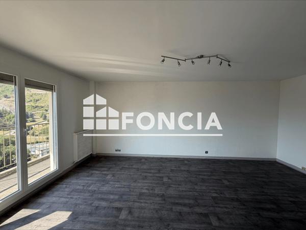 Location Appartement 3 pièces 74.3 m² - PLACE ALBERT SERRAZ Montmelian 73800