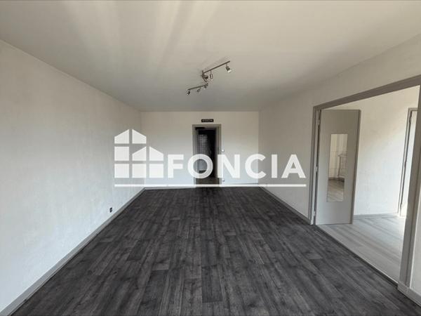 Location Appartement 3 pièces 74.3 m² - PLACE ALBERT SERRAZ Montmelian 73800