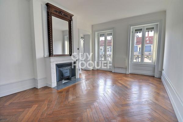 Charmant T2 en dernier étage secteur Saxe Gambetta