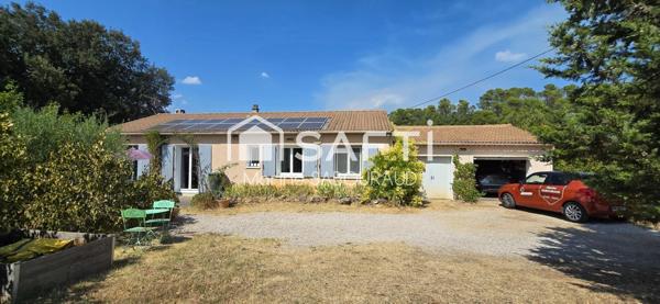 Maison F5 de plain pied avec double garage et piscine