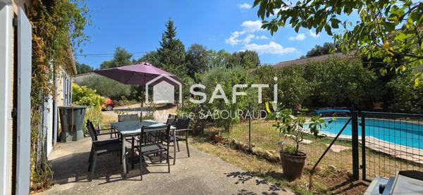 Maison F5 de plain pied avec double garage et piscine