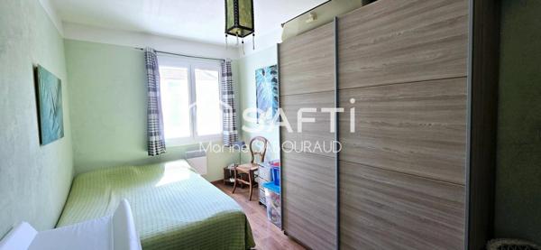 Maison F5 de plain pied avec double garage et piscine