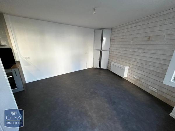Maison à louer 2 pièces 43.04m² Cholet (49300)