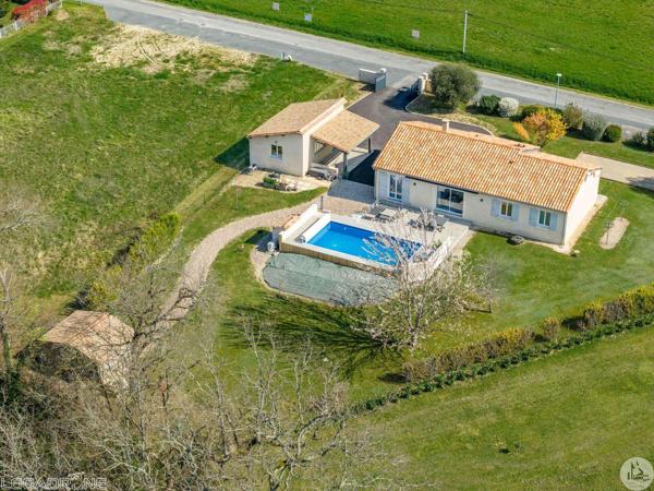 Maison de plain pied de 112m2, garage, piscine