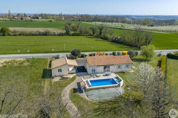 Maison de plain pied de 112m2, garage, piscine