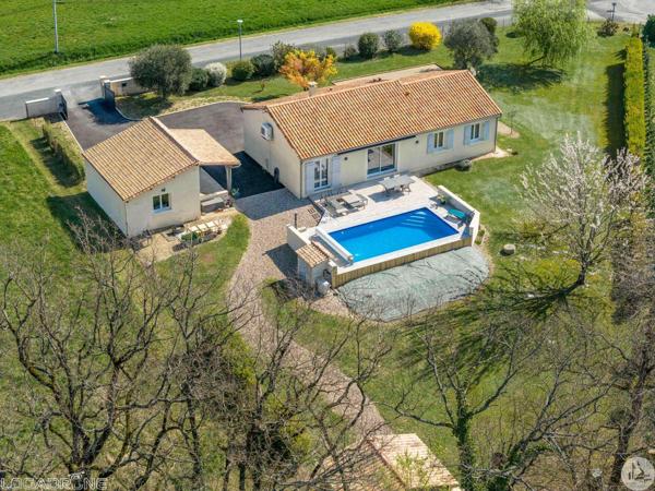 Maison de plain pied de 112m2, garage, piscine