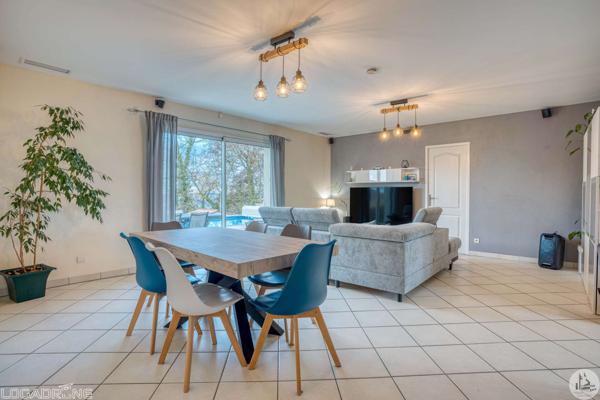 Maison de plain pied de 112m2, garage, piscine