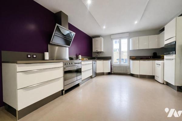 TOURS - Quartier Febvotte
Maison familiale avec ascenseur, garage, cour et appentis