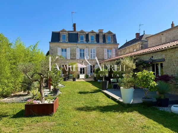 Maison bourgeoise de centre-ville aux prestations rares !