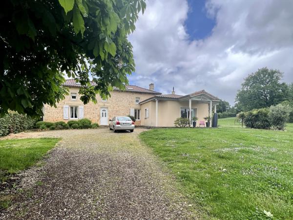 Queaux (86150) PROPRIÉTÉ AVEC PISCINE AU CALME - 4 CHAMBRES