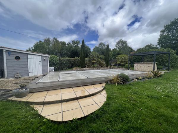 Queaux (86150) PROPRIÉTÉ AVEC PISCINE AU CALME - 4 CHAMBRES