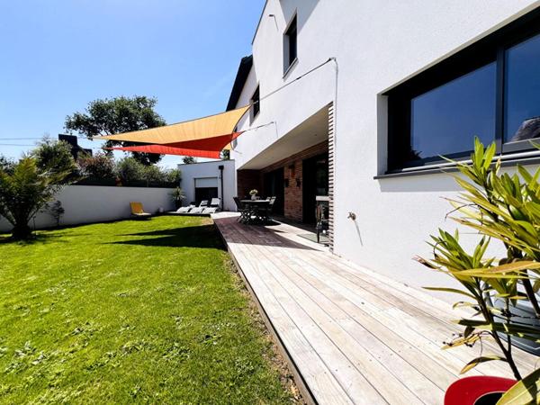 Arradon-Moustoir- Maison 194m 2  env . 5 suites- Garage