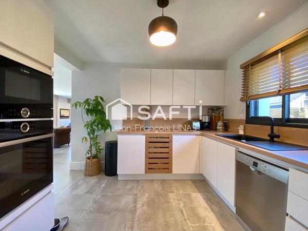 Maison contemporaine avec piscine à 8 mn de Vannes, en impasse dans un environnement buccolique et sans vis-à-vis