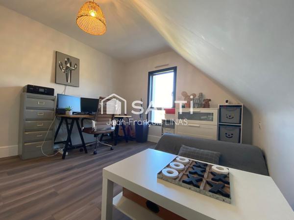 Maison contemporaine avec piscine à 8 mn de Vannes, en impasse dans un environnement buccolique et sans vis-à-vis