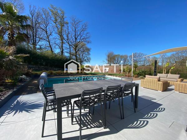 Maison contemporaine avec piscine à 8 mn de Vannes, en impasse dans un environnement buccolique et sans vis-à-vis