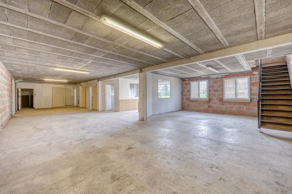 Bâtiment de 600m2 sur parcelle de 1000m2