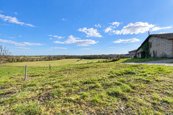Bâtiment de 600m2 sur parcelle de 1000m2