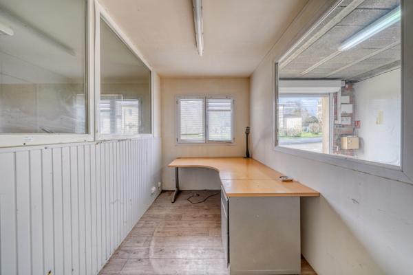Bâtiment de 600m2 sur parcelle de 1000m2