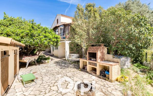 Maison à vendre    6 pièces •  Marseille 8