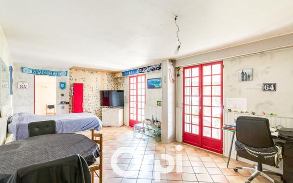 Maison à vendre    6 pièces •  Marseille 8