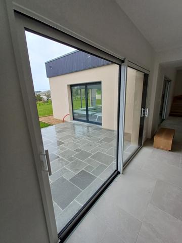 Plougasnou (29630) Plougasnou Samson, maison 1850 reconstruite à neuf avec accès pmr, 4 chambres, piscine, terrain de 1200 m2, g