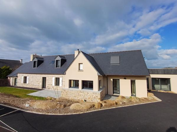 Plougasnou (29630) Plougasnou Samson, maison 1850 reconstruite à neuf avec accès pmr, 4 chambres, piscine, terrain de 1200 m2, g