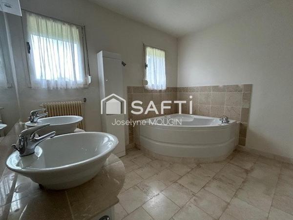 Maison individuelle sur sous-sol complet, autonomie de plain-pied, 4 grandes chambres