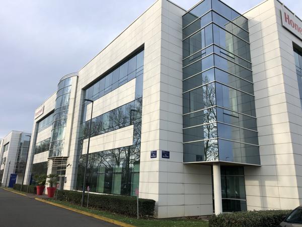 Location bureaux climatisés à Villepinte proche RER B Parc des Expositions