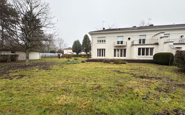 Maison à vendre    9 pièces •  Tavaux