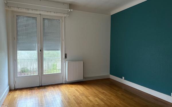 Maison à vendre    9 pièces •  Tavaux