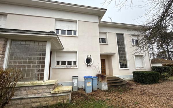 Maison à vendre    9 pièces •  Tavaux