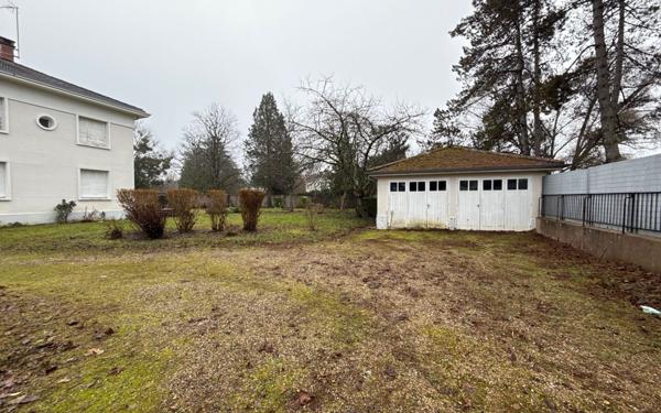 Maison à vendre    9 pièces •  Tavaux