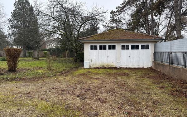 Maison à vendre    9 pièces •  Tavaux