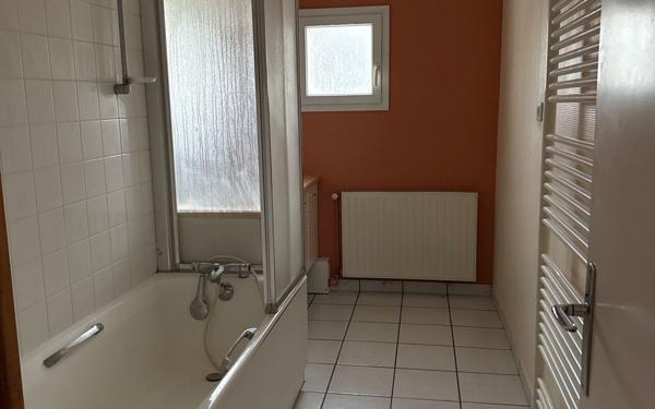 Maison à vendre    9 pièces •  Tavaux