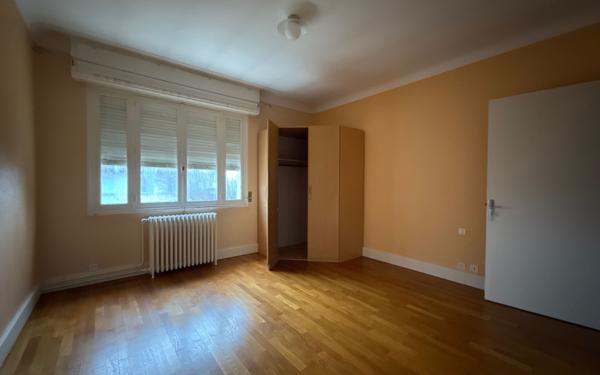 Maison à vendre    9 pièces •  Tavaux